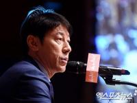 乐鱼体育平台-申台龙：未收到中国足协邀请若有报价我就去执教